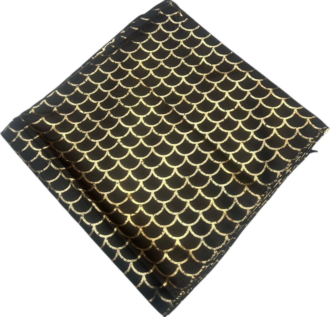 Lightweight Metallic Waves Pattern